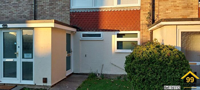 1 Bedroom Flat To Rent In York Close, Horsham, West Sussex, RH13