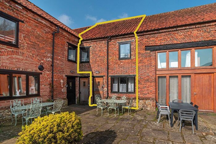 3 Bedroom Barn Conversion For Sale In Swaffham Road, Toftrees, NR21