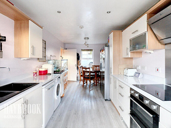 4 Bedroom Detached House For Sale In High Greave, Barnsley, S71