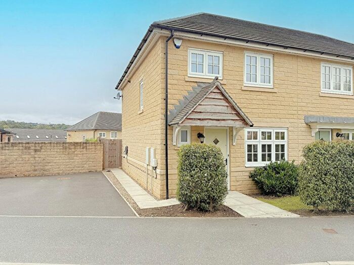 3 Bedroom End Of Terrace House For Sale In Low Hall Road, Horsforth, LS18