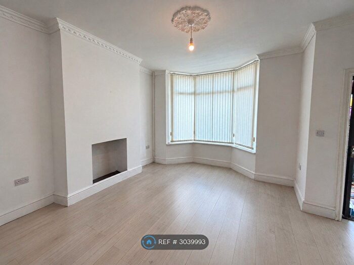 3 Bedroom End Terrace House To Rent In Wharf Road, Newport, NP19