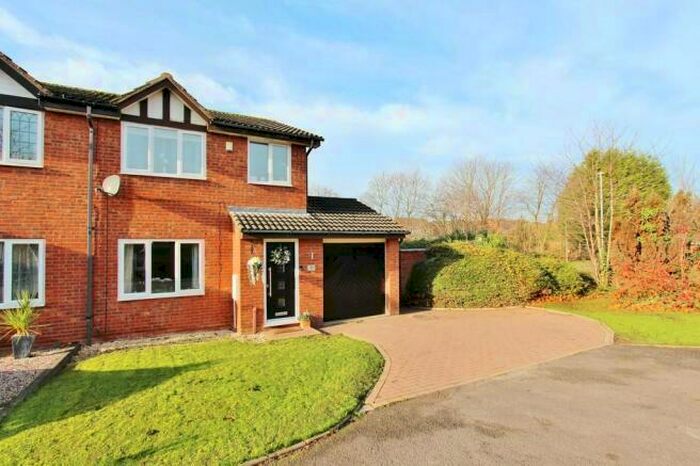 3 Bedroom Semi-Detached House To Rent In Cleeve, Glascote, Tamworth, B77