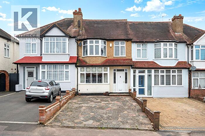 3 Bedroom Terraced House For Sale In Stoneleigh Avenue, Worcester Park, KT4