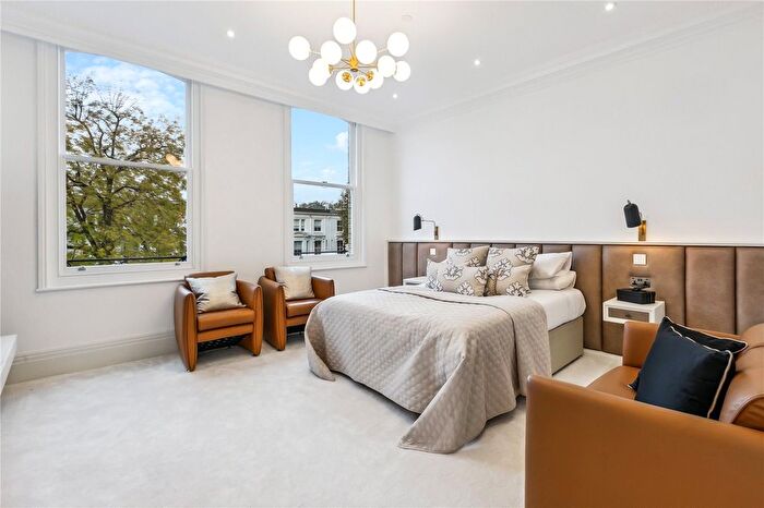 2 Bedroom Flat To Rent In Vicarage Gate, Kensington, W8