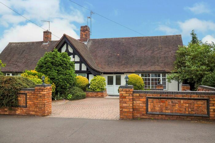 3 Bedroom House To Rent In Middleton Boulevard, Nottingham, NG8