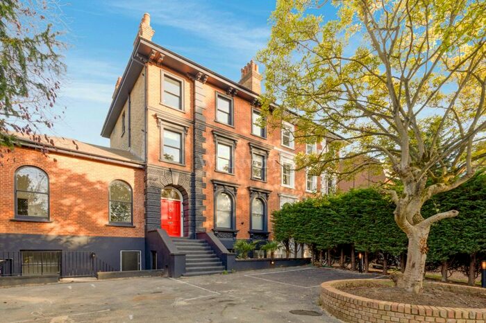 2 Bedroom Flat To Rent In Southend Road, Beckenham, BR3