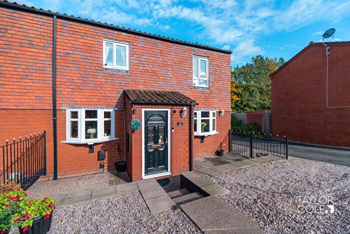 3 Bedroom Semi Detached House For Sale In Trefoil, Tamworth, B77