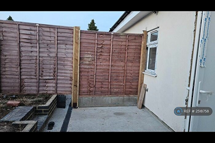 1 Bedroom Semi-Detached House To Rent In Eastern Avenue, Ilford, IG2