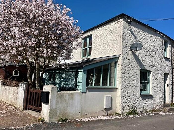 2 Bedroom Terraced House For Sale In Crockers Row, Gunnislake, PL18