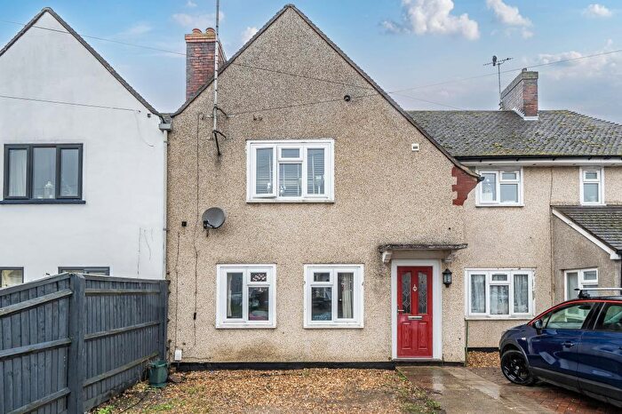 3 Bedroom Terraced House For Sale In Hampden Road, Aylesbury, HP21