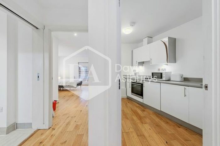 Studio To Rent In York Way, Kings Cross, London, N1