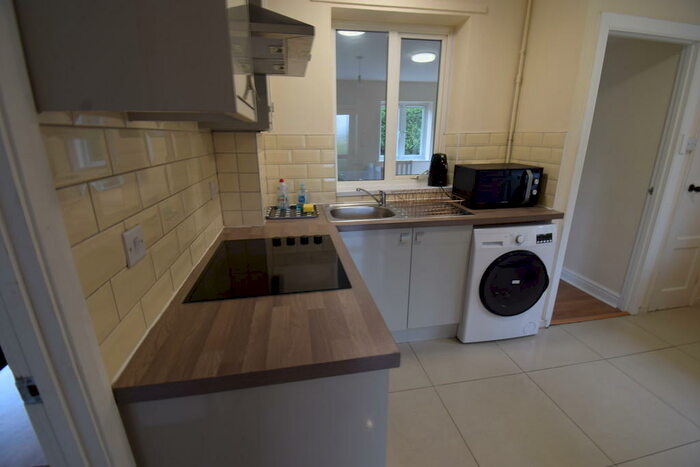 5 Bedroom Semi-Detached House To Rent In Brereton Close, Norwich, NR5