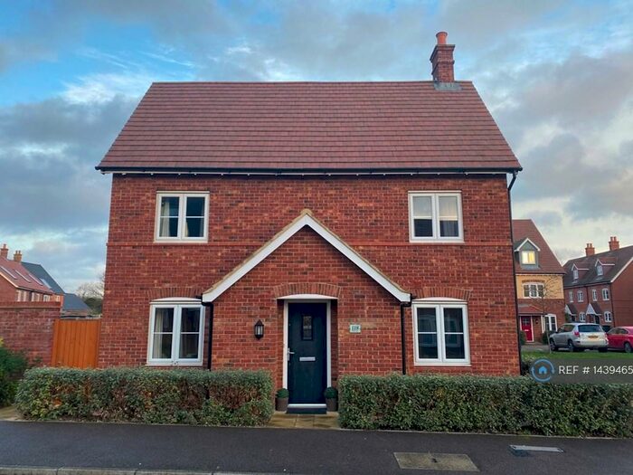 3 Bedroom Semi-Detached House To Rent In Hilton Close, Kempston, Bedford, MK42