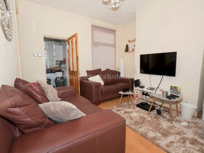 3 Bedroom House To Rent In Gerald Road, Salford, M6
