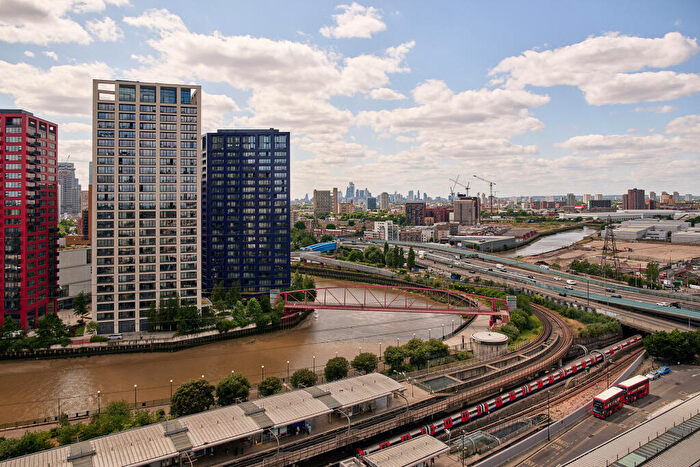 3 Bedroom Apartment To Rent In Fortunes Dock, Canning Town London, E16