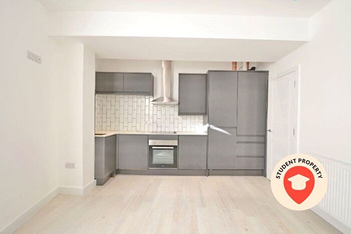3 Bedroom Flat To Rent In Henbury Road, Westbury On Trym, Bristol, Bristol, BS9