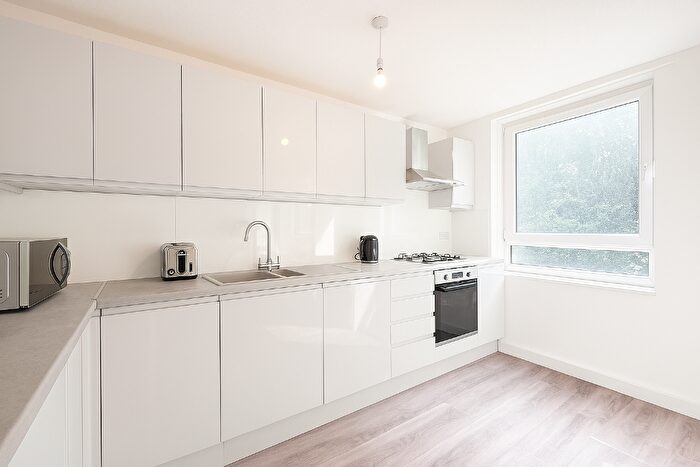 5 Bedroom Apartment To Rent In Battersea Bridge Road, London, SW11