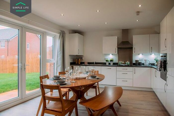 4 Bedroom Semi-Detached House To Rent In Hamilton Square, Atherton, M46