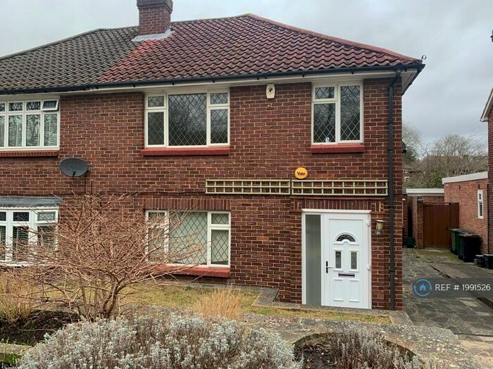 3 Bedroom Semi-Detached House To Rent In Warren Road, Orpington, Kent, BR6