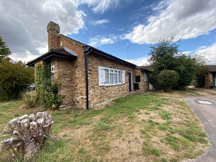 2 Bedroom Bungalow To Rent In Heather Mead, Edlesborough, Dunstable, Buckinghamshire, LU6