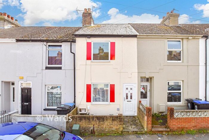 2 Bedroom Terraced House For Sale In Wyndham Road, Dover, Kent, CT17