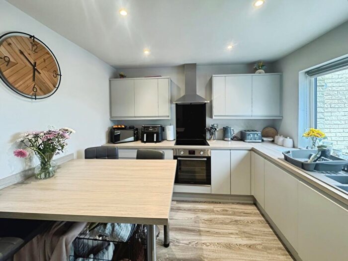 2 Bedroom End Of Terrace House To Rent In Railes Close, Luddendenfoot, Halifax, West Yorkshire, HX2