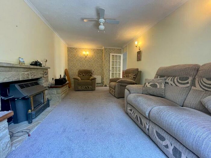 2 Bedroom Bungalow For Sale In Alnwick, Swindon, SN5