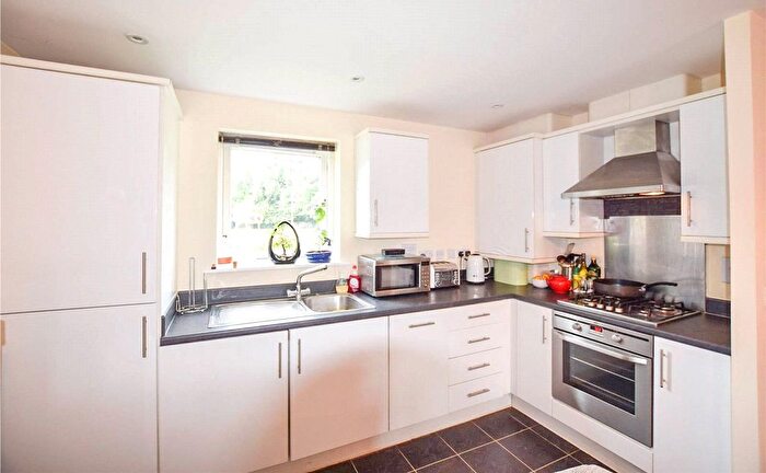 1 Bedroom Flat For Sale In Hampden Crescent, Bracknell, Berkshire, RG12