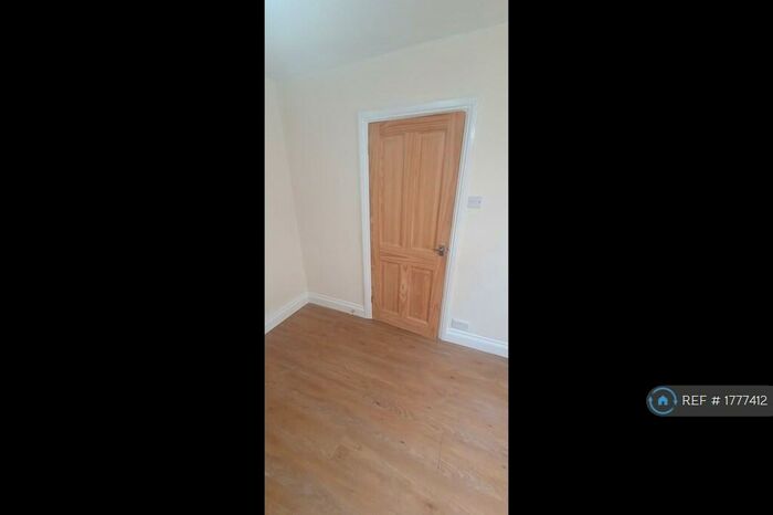 1 Bedroom Flat To Rent In Cavendish Road, Felixstowe, IP11