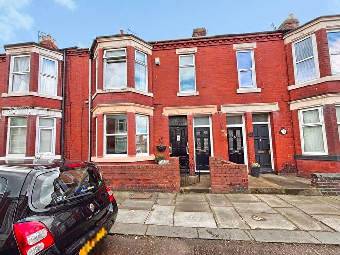 3 Bedroom Maisonette For Sale In Crondall Street, South Shields, NE33