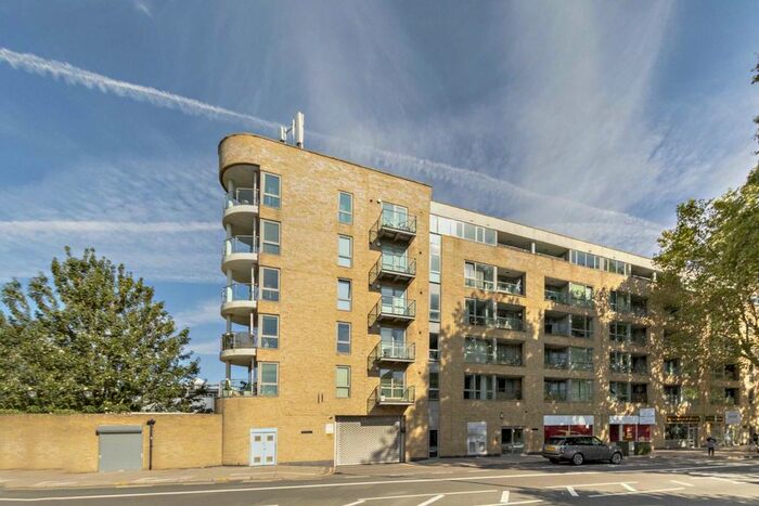 2 Bedroom Flat To Rent In Chiswick High Road, London, W4