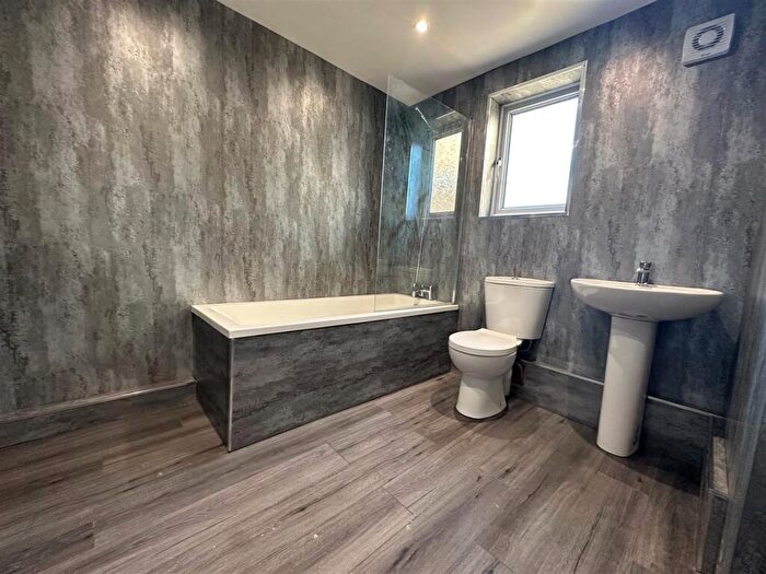 4 Bedroom House To Rent In Eton Road, Southsea, PO5