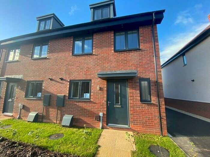 4 Bedroom House To Rent In Robert Adam Road, Allestree, DE22