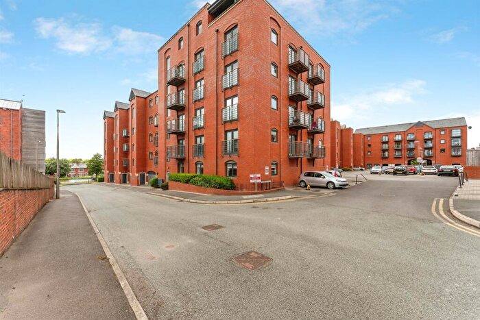 2 Bedroom Flat For Sale In Wharf View, Chester, CH1