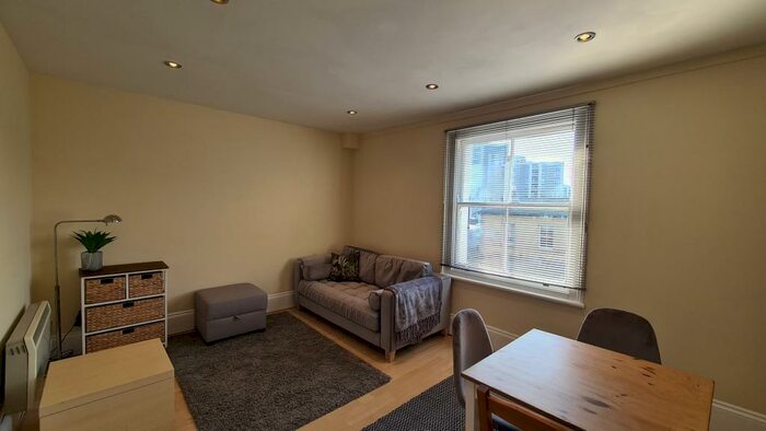 1 Bedroom Apartment To Rent In Canute Castle, Southampton, SO14