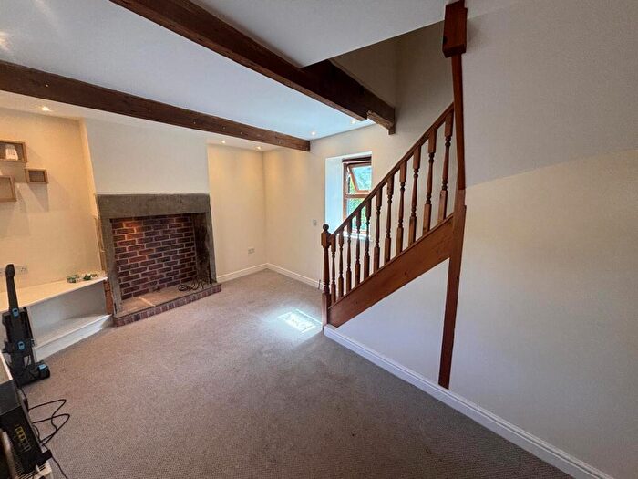 2 Bedroom Cottage To Rent In Woodhead Road, Holmfirth, HD9