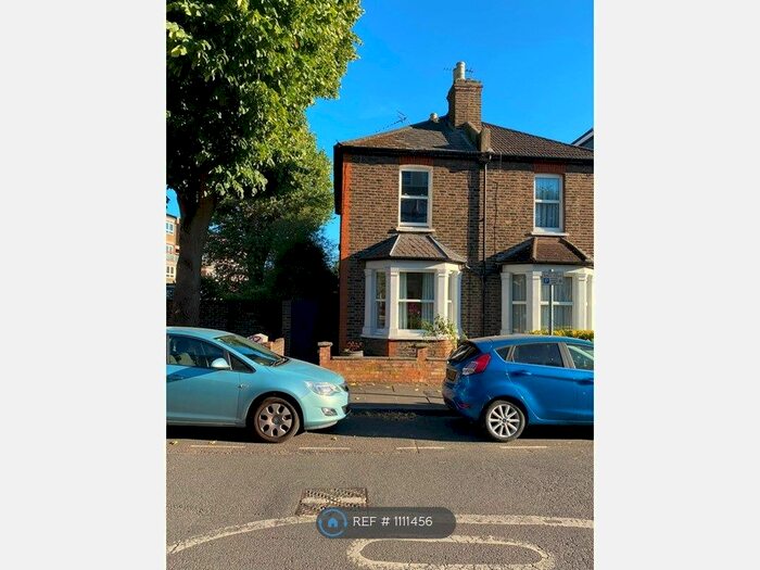 3 Bedroom Semi-Detached House To Rent In Somerset Road, Kingston Upon Thames, KT1