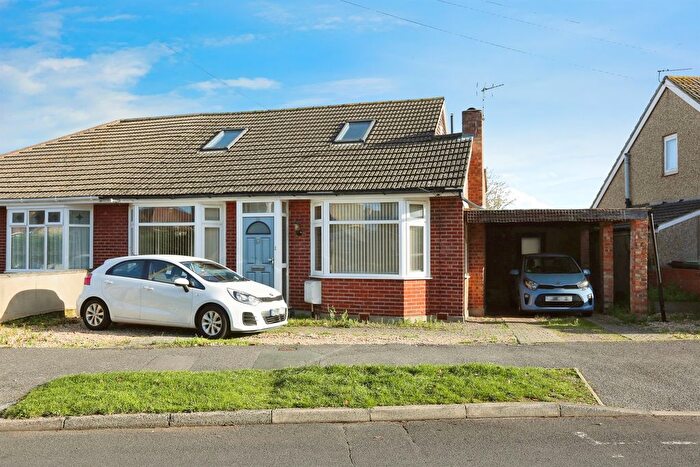 4 Bedroom Semi-Detached Bungalow For Sale In Oval Gardens, Gosport, PO12