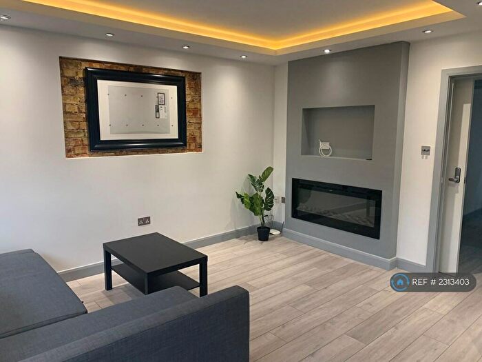 1 Bedroom Flat To Rent In Green Lanes, London, N16