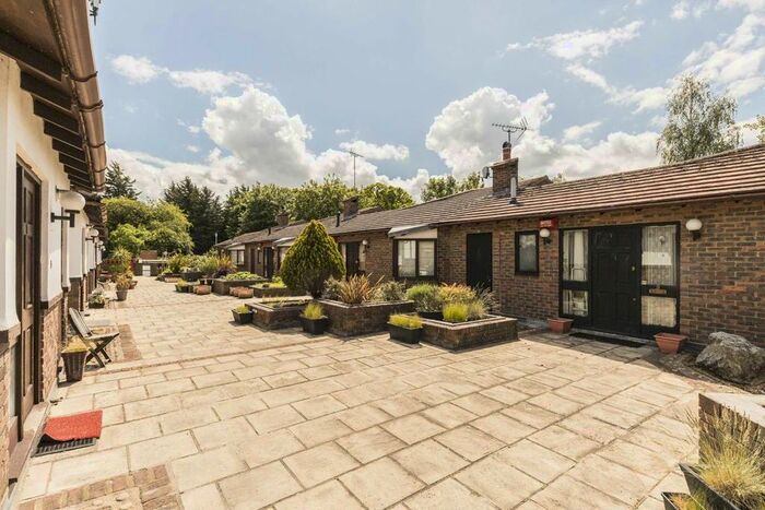 3 Bedroom Property To Rent In Garth Mews, London, W5