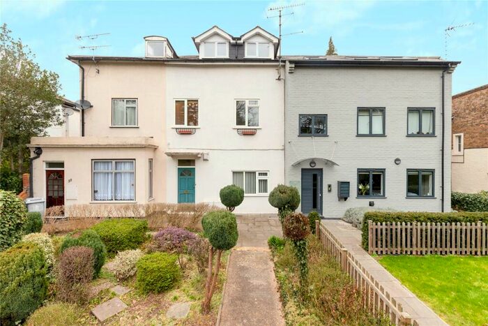 3 Bedroom Apartment To Rent In Castle Hill, Maidenhead, Berkshire, SL6