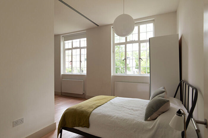 1 Bedroom Flat For Sale In Camberwell Grove, Camberwell, SE5