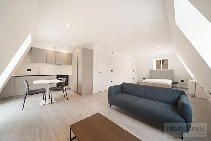 Studio To Rent In Church Road, Hendon, NW4