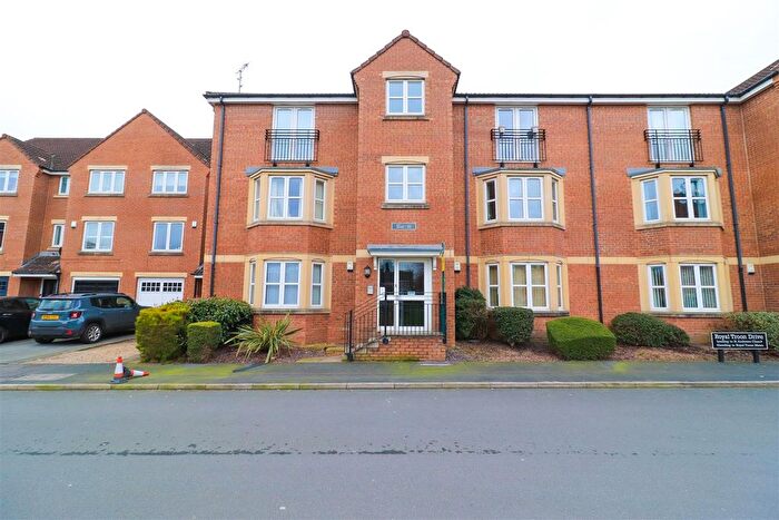 2 Bedroom Flat For Sale In Royal Troon Drive, Wakefield, WF1