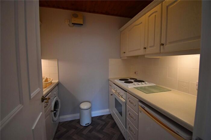 1 Bedroom Flat To Rent In James Square (Caledonian Crescent), Edinburgh, EH11