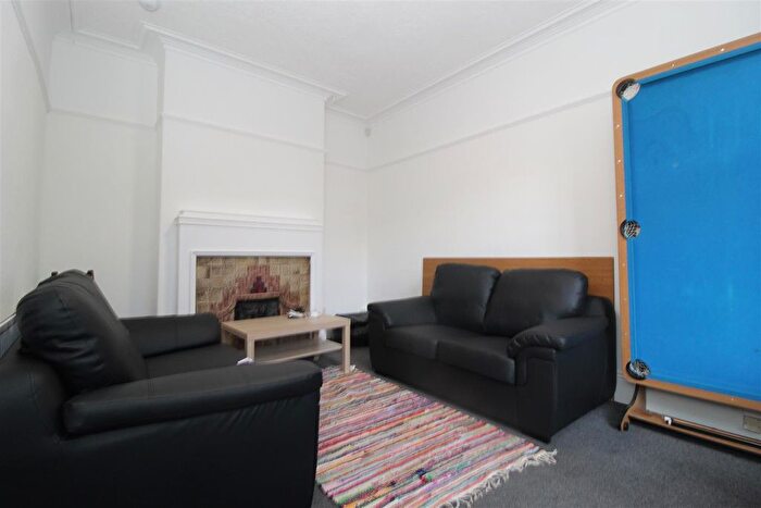 4 Bedroom Terraced House To Rent In Brudenell View, Leeds, LS6