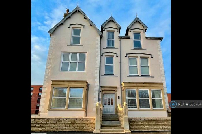 2 Bedroom Flat To Rent In Clifton Drive North, Lytham St. Annes, FY8