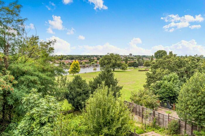 2 Bedroom Flat To Rent In Manor Farm Road, Southampton, SO18