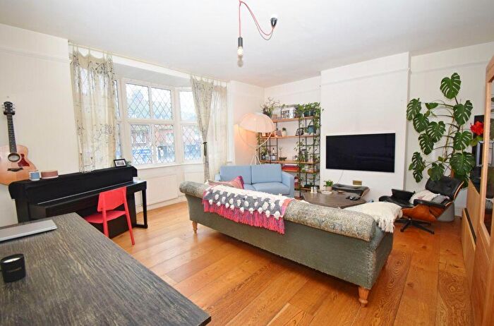 3 Bedroom Duplex For Sale In Bridge Street, Pinner, HA5