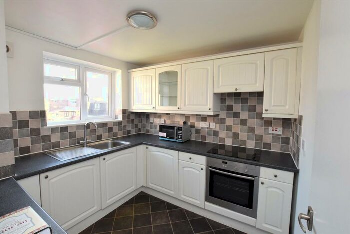1 Bedroom Apartment To Rent In Tolbut Court, Lennox Close, Romford, RM1
